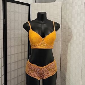BRAND NEW BLACK FUCHSIA BY SECRET LACE LLC PANTY &BRAD LACE SET